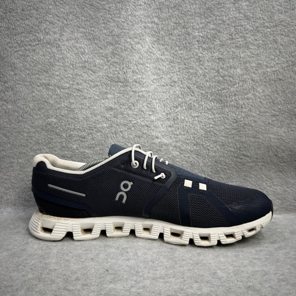 On Running Shoes Mens Size 9.5 Cloud 5 Navy Blue White Low Top Athletic Sneakers - Picture 6 of 10
